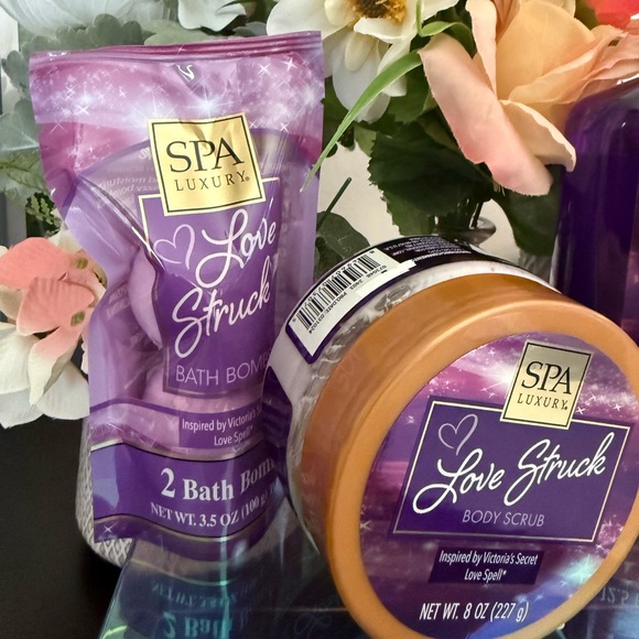 🆕🪻 SPA LUXURY “LOVE STRUCK” 3-PIECE BODY CARE SET. BRAND NEW FULL SIZE. - Picture 3 of 7